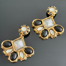 Load image into Gallery viewer, Belles grandes boucles clips pendantes vintage couture signées Kalinger