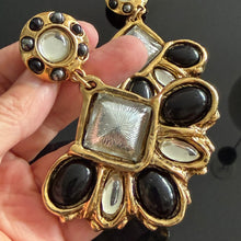 Load image into Gallery viewer, Belles grandes boucles clips pendantes vintage couture signées Kalinger
