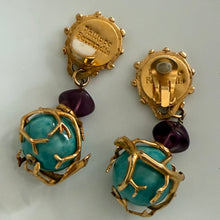Charger l'image dans la galerie, Belles et grandes boucles clips pendantes signées Philippe Ferrandis