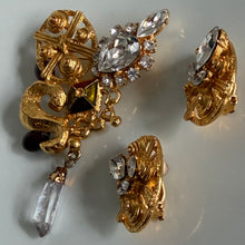 Load image into Gallery viewer, Sublime et rare parure signée Christian Lacroix métal doré, perles de verre, cristal, émail et cristal de roche