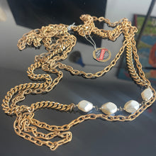 Charger l'image dans la galerie, Long collier sautoir métal doré et perles Henry