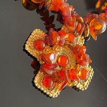 Charger l'image dans la galerie, Très joli collier vintage couture Jean-Louis Scherrer avec pierres naturelles