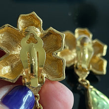 Charger l'image dans la galerie, Sublimes et rares boucles YSL en métal doré et résine effet givré