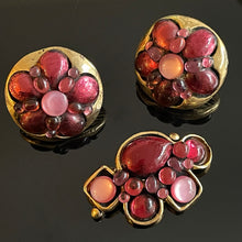 Charger l'image dans la galerie, Rare et belle parure Kalinger avec gros cabochons de verre en camaïeu de roses et violines