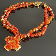 Charger l'image dans la galerie, Très joli collier vintage couture Jean-Louis Scherrer avec pierres naturelles