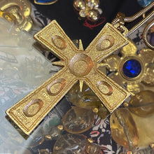 Charger l'image dans la galerie, Sublime et grande croix vintage pendentif signée D’Orlan