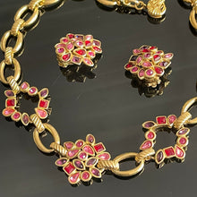 Charger l'image dans la galerie, Jolie parure collier et boucles camaïeu pierres roses signée YSL
