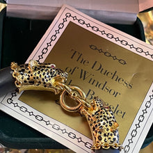 Charger l'image dans la galerie, The Duchess of Windsor Bracelet par Franklin Mint Limited