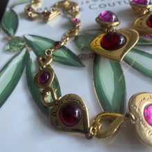 Charger l'image dans la galerie, Rare et sublime parure vintage collier + boucles d’oreilles pendantes cœurs YSL par Goossens