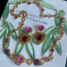 Charger l'image dans la galerie, Rare et sublime parure vintage collier + boucles d’oreilles pendantes cœurs YSL par Goossens