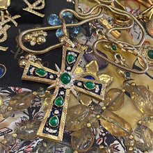 Charger l'image dans la galerie, Sublime et grande croix vintage pendentif signée D’Orlan