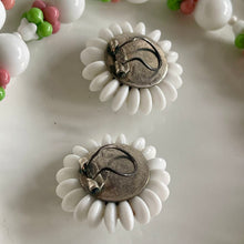 Charger l'image dans la galerie, Jolie parure collier et boucles d’oreilles en verre Louis Rousselet