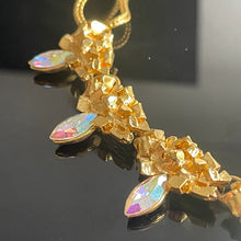 Charger l'image dans la galerie, Atalante, par les ateliers Yves Saint Laurent, très beau collier en métal doré