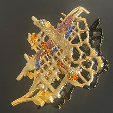 Charger l'image dans la galerie, Belle grande broche fleur vintage couture signée Christian Lacroix