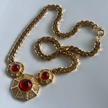 Charger l'image dans la galerie, Sublime et rare set Carven métal doré, pierres blanches et cabochons de verre rouge