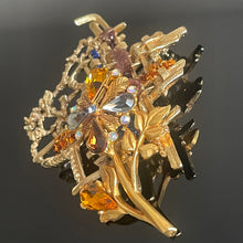 Charger l'image dans la galerie, Belle grande broche fleur vintage couture signée Christian Lacroix