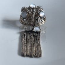 Charger l'image dans la galerie, Belle et rare broche ancienne par Roger Jean-Pierre