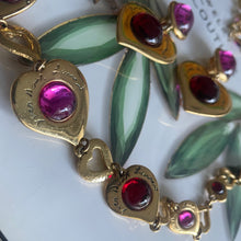 Charger l'image dans la galerie, Rare et sublime parure vintage collier + boucles d’oreilles pendantes cœurs YSL par Goossens