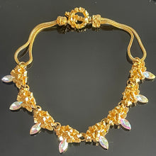 Charger l'image dans la galerie, Atalante, par les ateliers Yves Saint Laurent, très beau collier en métal doré