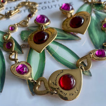 Charger l'image dans la galerie, Rare et sublime parure vintage collier + boucles d’oreilles pendantes cœurs YSL par Goossens