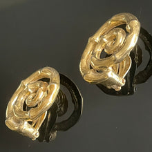 Charger l'image dans la galerie, Jolies boucles anciennes spirales motif bambous en métal doré signées YSL