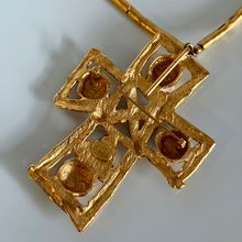 Charger l'image dans la galerie, Sublime collier croix vintage couture en métal doré signé Christian Lacroix