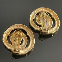 Charger l'image dans la galerie, Jolies boucles anciennes spirales motif bambous en métal doré signées YSL