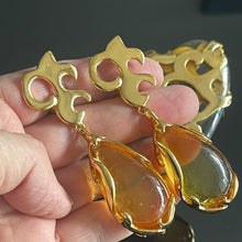 Charger l'image dans la galerie, Très joli set boucles clips + broche pendentif signés YSL