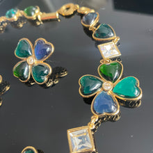 Charger l'image dans la galerie, Sublime parure vintage couture YSL par Goossens Trefles à quatre feuilles résine et strass