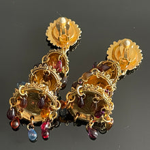 Charger l'image dans la galerie, Grandes boucles clips vintage couture signées Satellite