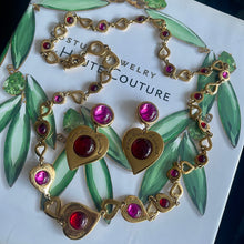 Charger l'image dans la galerie, Rare et sublime parure vintage collier + boucles d’oreilles pendantes cœurs YSL par Goossens