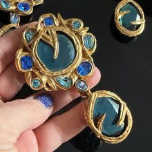 Charger l'image dans la galerie, Sublime set vintage couture boucles clips et broche / pendentif signé YSL