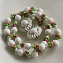 Charger l'image dans la galerie, Jolie parure collier et boucles d’oreilles en verre Louis Rousselet