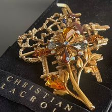 Charger l'image dans la galerie, Belle grande broche fleur vintage couture signée Christian Lacroix