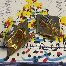 Charger l'image dans la galerie, YSL, Belles boucles losanges en métal doré et résine rouge