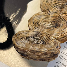 Charger l'image dans la galerie, Henry, grand pendentif vintage en talosel et cabochons de verre