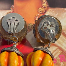 Charger l'image dans la galerie, JdeG, longues boucles vintage couture en métal et resine