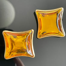 Charger l'image dans la galerie, YSL, clips vintage motif carreaux en résine jaune
