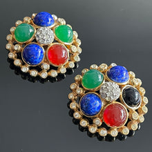 Charger l'image dans la galerie, Les Bernard, belles boucles clips vintage couture avec cabochons de verre de couleur