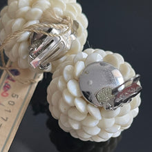 Charger l'image dans la galerie, Christian Dior, clips vintage couture circa 1966