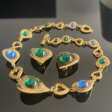 Charger l'image dans la galerie, YSL par Goossens, fabuleux set collier et boucles clips avec cabochons de verre verts et bleus