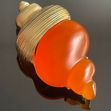 Charger l'image dans la galerie, Christian Dior, belle grosse broche pendentif vintage coquillage