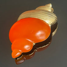 Charger l'image dans la galerie, Christian Dior, belle grosse broche pendentif vintage coquillage