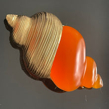 Charger l'image dans la galerie, Christian Dior, belle grosse broche pendentif vintage coquillage