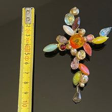 Charger l&#39;image dans la galerie, Christian Lacroix, sublime broche vintage croix avec pierres de couleurs
