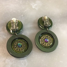 Charger l'image dans la galerie, RECTO VERSO, jolies boucles clips pendantes avec cabochons en résine multi couleurs