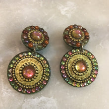 Charger l'image dans la galerie, RECTO VERSO, jolies boucles clips pendantes avec cabochons en résine multi couleurs