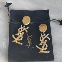 Charger l'image dans la galerie, YSL, iconiques longues boucles clips logo pendantes