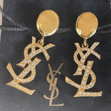Charger l'image dans la galerie, YSL, iconiques longues boucles clips logo pendantes