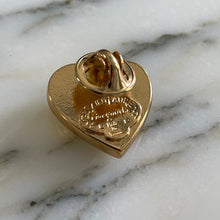 Charger l&#39;image dans la galerie, Yves Saint Laurent Rive Gauche, charmant pin’s coeur en résine jaune
